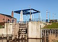 Ketelsluis, brug over benedenhoofd, in Ketelhaven aan de kant van de hoge vaart.