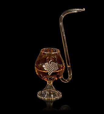 Pipe snifter by Archaeodontosaurus (Didier Descouens)