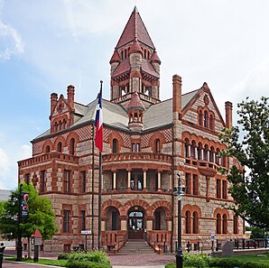 Das Hopkins County Courthouse in Sulphur Springs, gelistet im NRHP mit der Nr. 77001453[1]