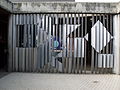 Escultura de Victor Vasarely. Título: Positivo-Negativo. Año: 1954. Ubicación: Hall externo de la Sala de Conciertos, frente al mural de Pascual Navarro.