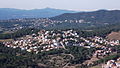 Urbanització Blanes Vista-Mar, límits del terme municipal de Blanes en direcció nord, vistes llunyanes del Pirineu. Imatge captada des del Castell de Sant Joan (Blanes).