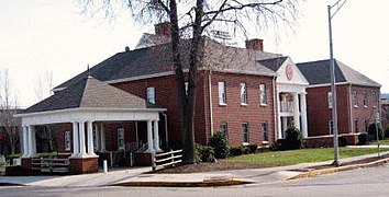 Xi Deuteron at the University of Tennessee, 2005