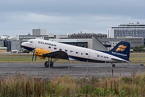 DC-3 na aerodromu u Reykjaviku