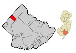 Location of Folsom in Atlantic County highlighted in red (left). Inset map: Location of Atlantic County in New Jersey highlighted in orange (right).