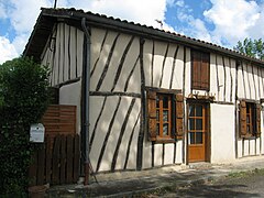 Lupiac - maison colombage.JPG