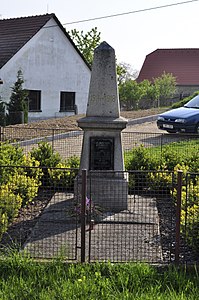 Nevid : monument aux morts.