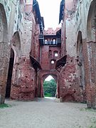 Old Cathedral in Tartu 4.jpg