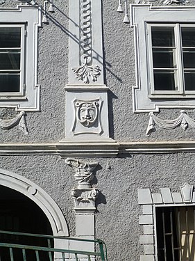 A hidden house with columns and stuc in Spittal an der Drau (& Lieser).