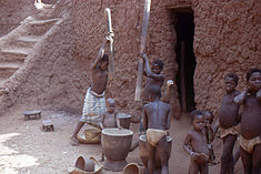 Bozo törzsi gyerekek egy faluban