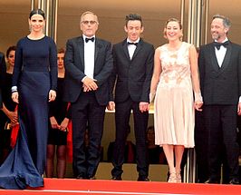 Juliette Binoche, Fabrice Luchini, Brandon Lavieville, Valeria Bruni Tedeschi en Jean-Luc Vincent tijdens de presentatie op het filmfestival van Cannes 2016.