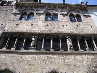 Façade de la maison consulaire de Saint-Antonin-Noble-Val.