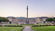 Thumbnail for File:Neues Schloss Schlossplatzspringbrunnen Jubiläumssäule Schlossplatz Stuttgart 2015 02.jpg