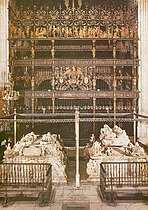 Sepulcro de los Reyes Católicos, de Domenico Fancelli, y de Juana la Loca y Felipe I el Hermoso, de Bartolomé Ordóñez, en la capilla real de Granada.