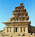 Pagode du temple Mireuksa (Iksam): à l'origine 9 niveaux. Construction copiée sur l'architecture de bois[12]. Baekje