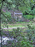 Culée du pont-aqueduc romain, sur la Siagnole, aux sources du Neissoun.