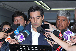 Rodrigo Peñailillo en conferencia de prensa por incendio en Valparaíso.jpg