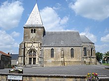 Voncq (Ardennes, Fr.) church sideview.JPG