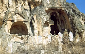 Kamene grobnice u selu Ayazin
