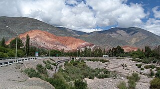 Cerro de los siete colores visto desde la Ruta