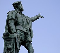 Estatua de Juan Sebastián Elcano en Guetaria.