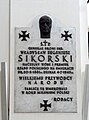 Placa commemorant Władysław Sikorski, el « general i primer ministre del govern a l'exili. »