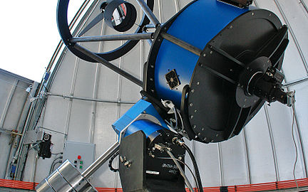 El telescopio de 60cm está operado desde Lieja, Bélgica, a 12.000 km.
