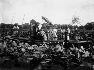 The Empress Dowager Cixi and servants on a boat in Zhonghai in the early 1900s.