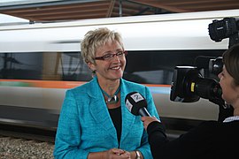 Navarsete, TV2 and train.jpg