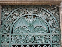 Père-Lachaise, The bat (10153312114).jpg