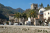 Seravezza, Kirche des hl. Lorenzo und der hl. Barbara