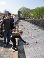 Блоки памяти с именами погибших освободителей Донбасса и партизан-подпольщиков в день открытия