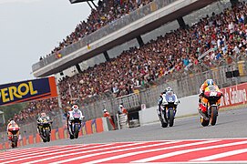 Dani Pedrosa leads the group 2012 Catalunya.jpg