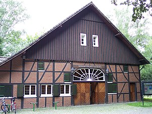 De Dorfschultenhof (volkshogeschool, oudheidkamer)