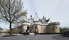 Photographie de l'entrée du château.