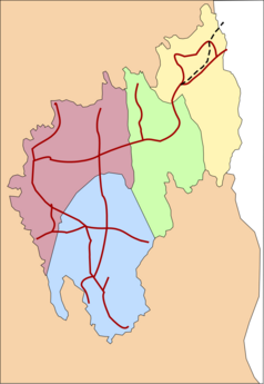 Mapa konturowa Tripury, po lewej nieco u góry znajduje się punkt z opisem „Agartala”