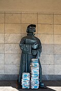 4mation-Zwingli statue in Zürich.jpg