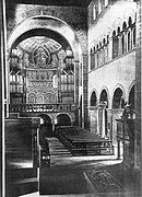 La nave vista hacia el órgano dividido, 1877