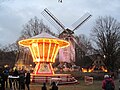 Weihnachtsmarkt und illuminierte Bauwerke