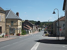 Road towards Montmarault