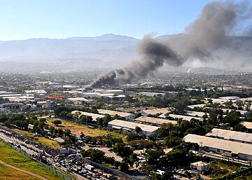 Incendio minutos después del terremoto.