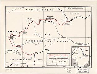 アフガニスタン＝中国国境の地図（アフガニスタン＝中国＝ソ連の三国国境を"PEAK POVALO SHVEIKOVSKI 5698 (18694)"と表示している。（1969年）[注釈 2]
