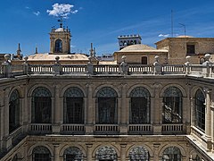 Galería superior del patio del Archivo General de Indias.jpg