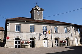 The town hall in Vicherey