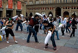 Piazza Maggiore pillow fight 2008.jpg