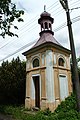 Čeština: Vesnice Tajná, součást obce Stránka ve Středočeském kraji. Místní kaplička English: A chapel in the village of Tajná, part of the town of Stránka, Central Bohemian Region, CZ