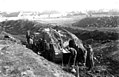 Tyske soldater forsøker å berge en etterlatt britisk stridsvogn ved Cambrai Foto: Deutsches Bundesarchiv, Bild 104-0941A / CC-BY-SA 3.0