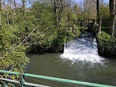 Cascade à Sebourquiaux depuis le pont sur la Rue de la Cascade.