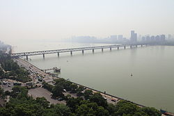Řeka ve městě Chang-čou
