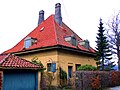 Villaen i Kalfarlien 18 (1909) ble fredet av Riksantikvaren i 1996