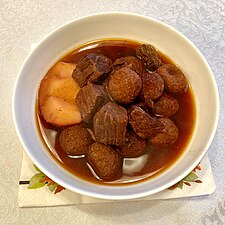 Levantine kibbeh safarjaliyeh, beef stew in quince sauce